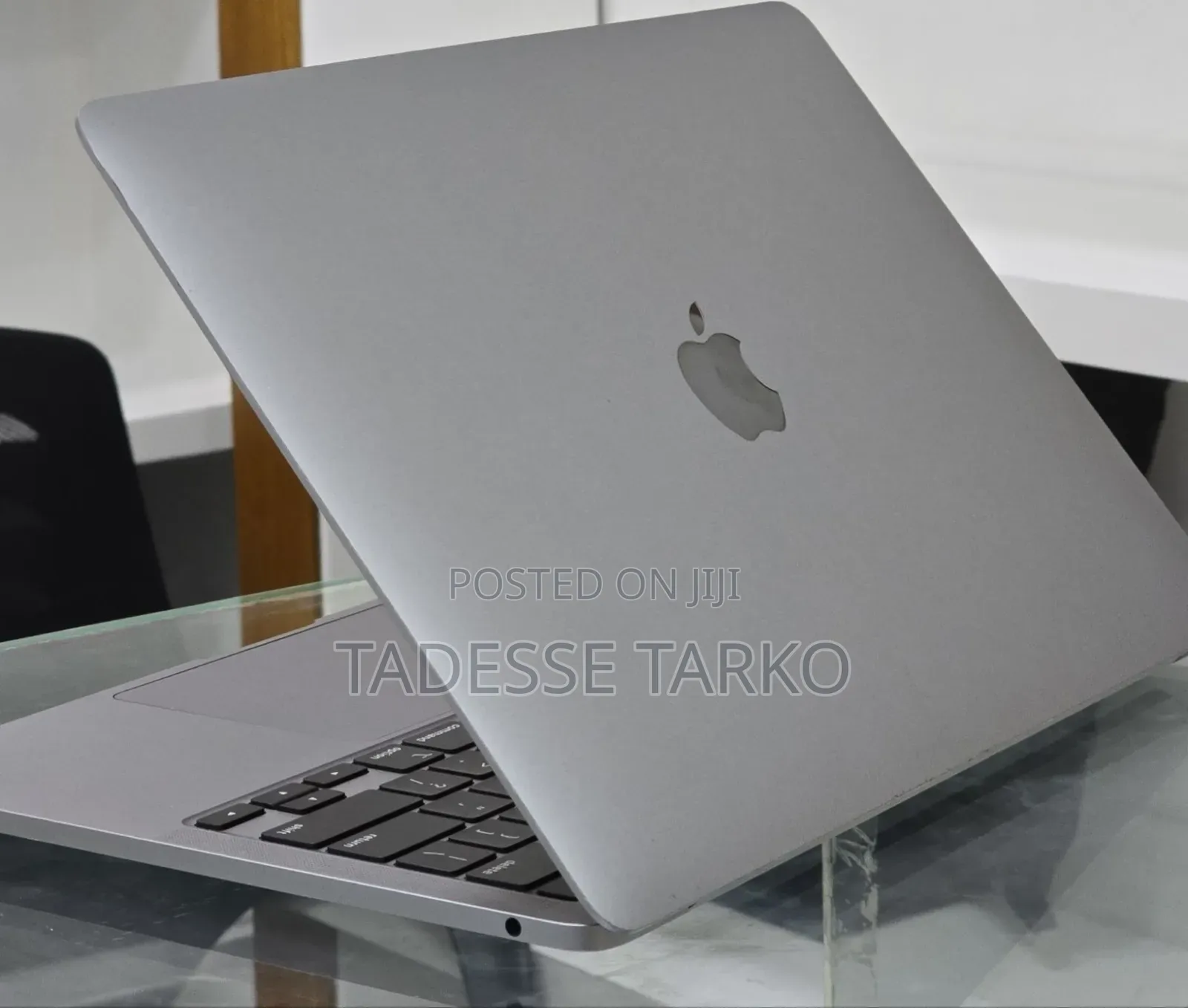New Laptop Apple MacBook Pro 2020 M1 8GB Apple M1 Pro SSD 512GB