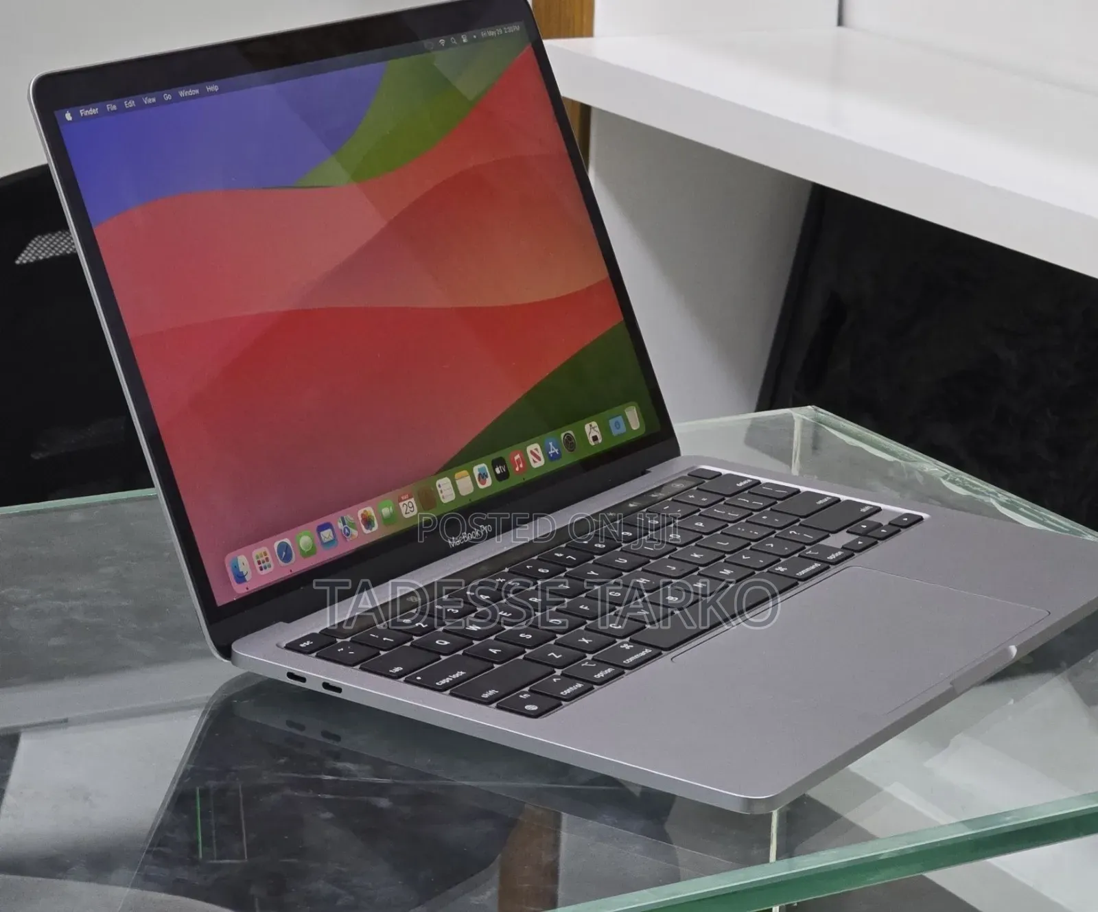 New Laptop Apple MacBook Pro 2020 M1 8GB Apple M1 Pro SSD 512GB