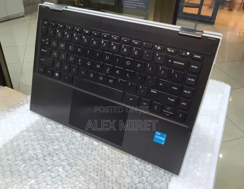 New Laptop HP Pavilion 14 x360 2-in-1 8GB Intel Core i3 SSD 128GB