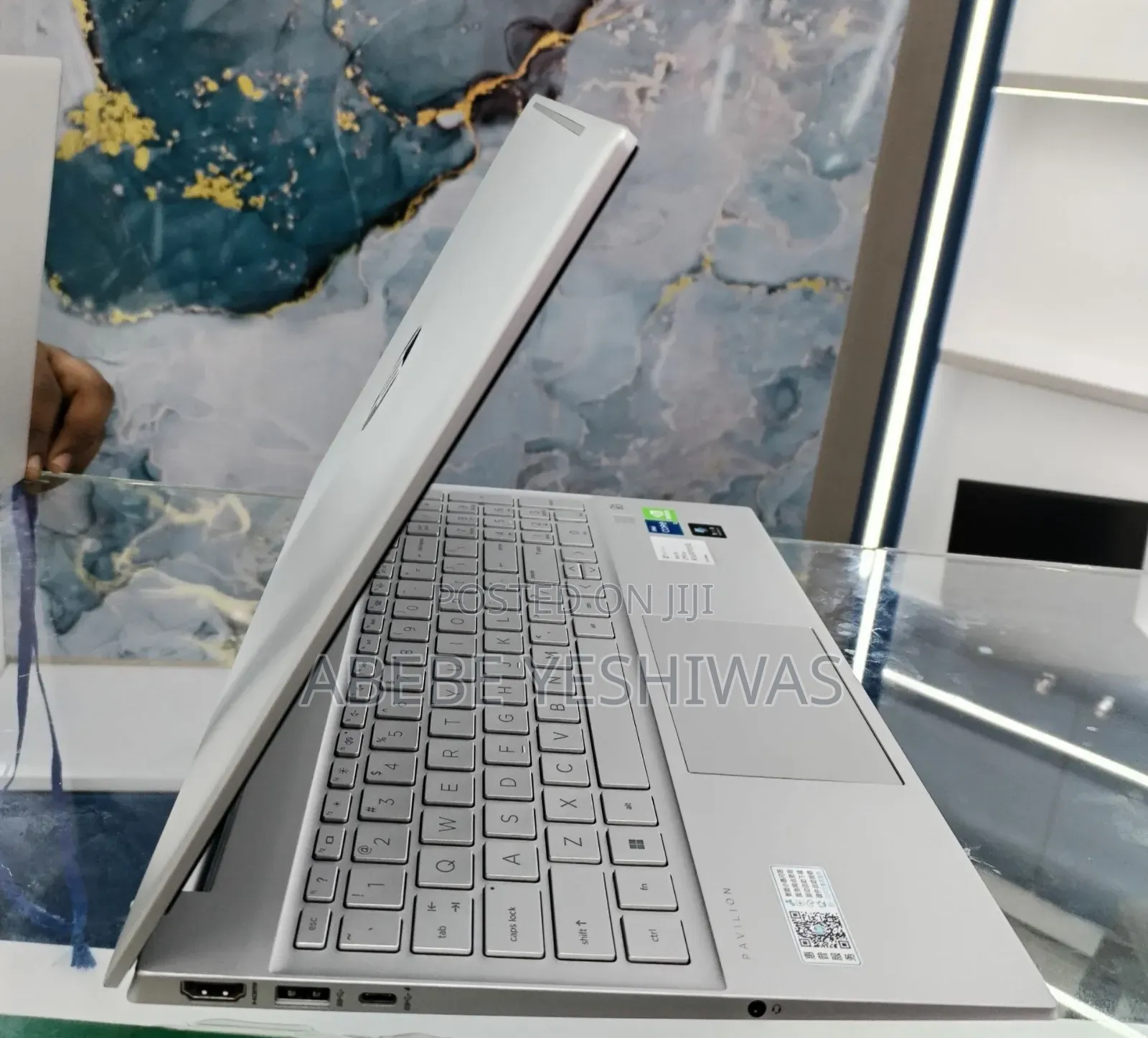 New Laptop HP Pavilion 10 16GB Intel Core i5 SSD 512GB