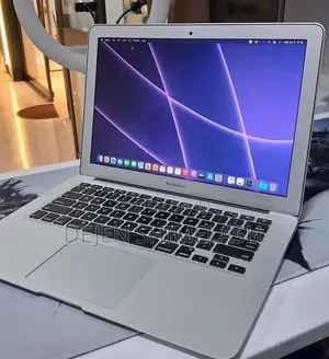 New Laptop Apple MacBook Pro 2015 8GB Intel Core i5 SSD 512GB