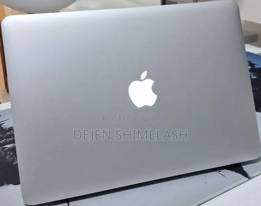 New Laptop Apple MacBook Pro 2015 8GB Intel Core i5 SSD 512GB