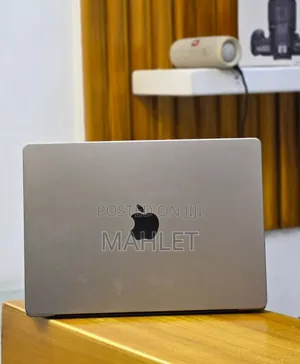 New Laptop Apple MacBook Pro 2021 M1 Max 16GB Intel Core i7 SSD 512GB