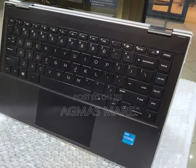 New Laptop HP Pavilion x360 8GB Intel Core i3 SSD 128GB