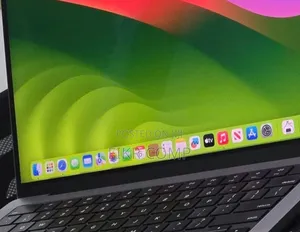 New Laptop Apple MacBook Air 2023 M2 8GB Intel Core i7 SSD 512GB