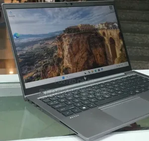 New Laptop HP ZBook Firefly 14 G7 16GB Intel Core i7 SSD 512GB