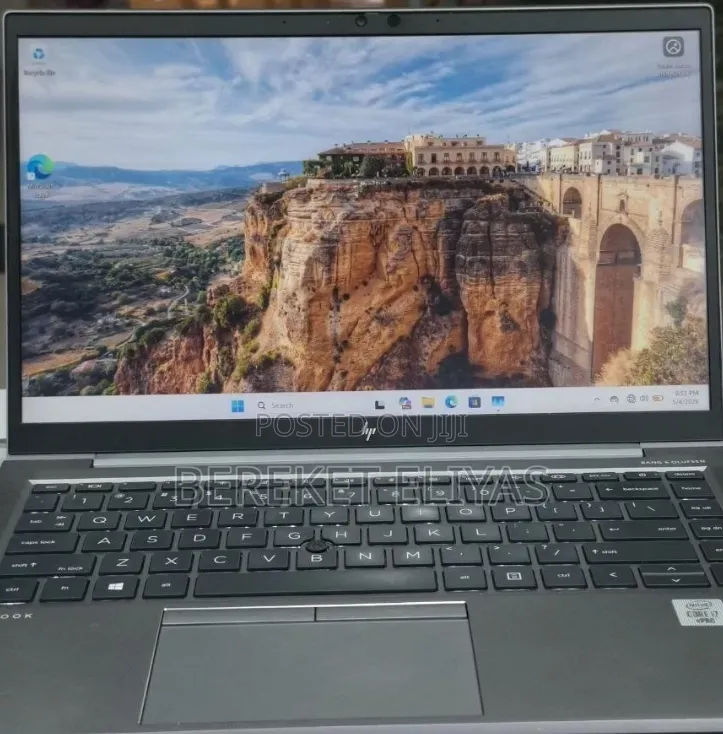 New Laptop HP ZBook Firefly 14 G7 16GB Intel Core i7 SSD 512GB
