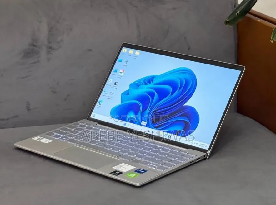 New Laptop HP Envy 13 16GB Intel Core i7 SSD 512GB