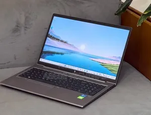 New Laptop HP ZBook Firefly G8 16GB Intel Core i7 SSD 512GB
