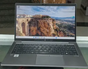 New Laptop HP ZBook Firefly 14 G7 16GB Intel Core i7 SSD 512GB