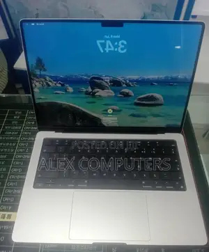 New Laptop Apple MacBook 32GB Apple M1 Pro SSD 512GB