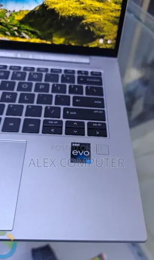 New Laptop HP EliteBook 840 G9 16GB Intel Core i7 SSD 512GB