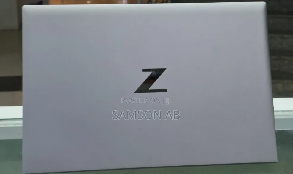 New Laptop HP ZBook Firefly 14 G7 16GB Intel Core i7 SSD 512GB
