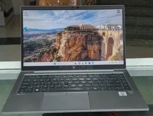 New Laptop HP ZBook Firefly 14 G7 16GB Intel Core i7 SSD 512GB