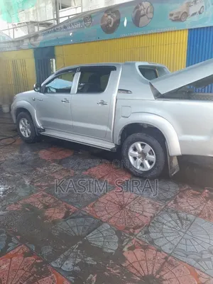 Toyota Hilux 2010 Silver