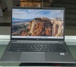 New Laptop HP ZBook Firefly 14 G7 16GB Intel Core i7 SSD 512GB