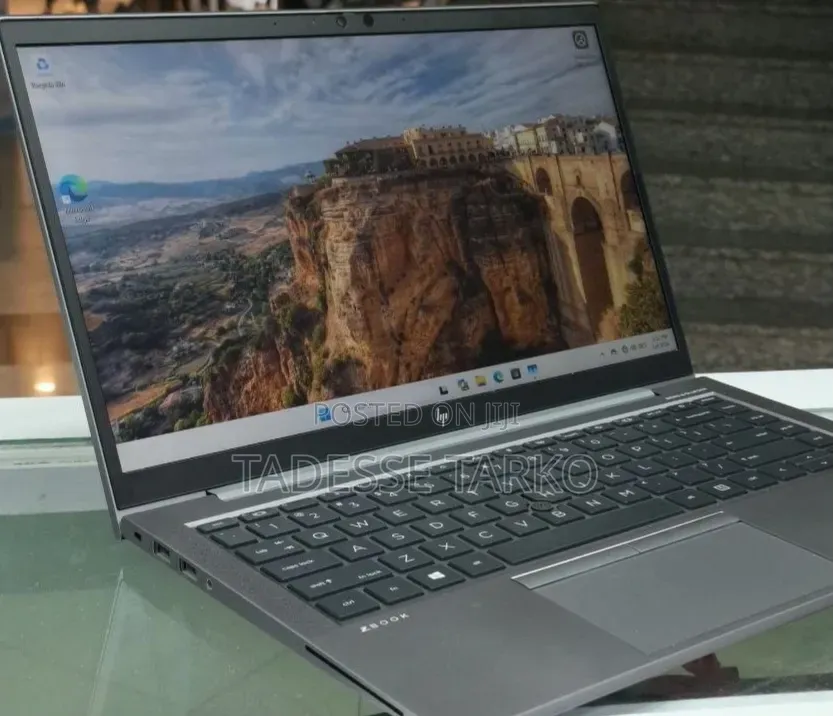 New Laptop HP ZBook 15u G3 16GB Intel Core i7 SSD 512GB