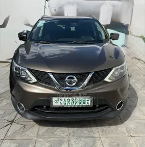 Nissan Qashqai 2017 Brown