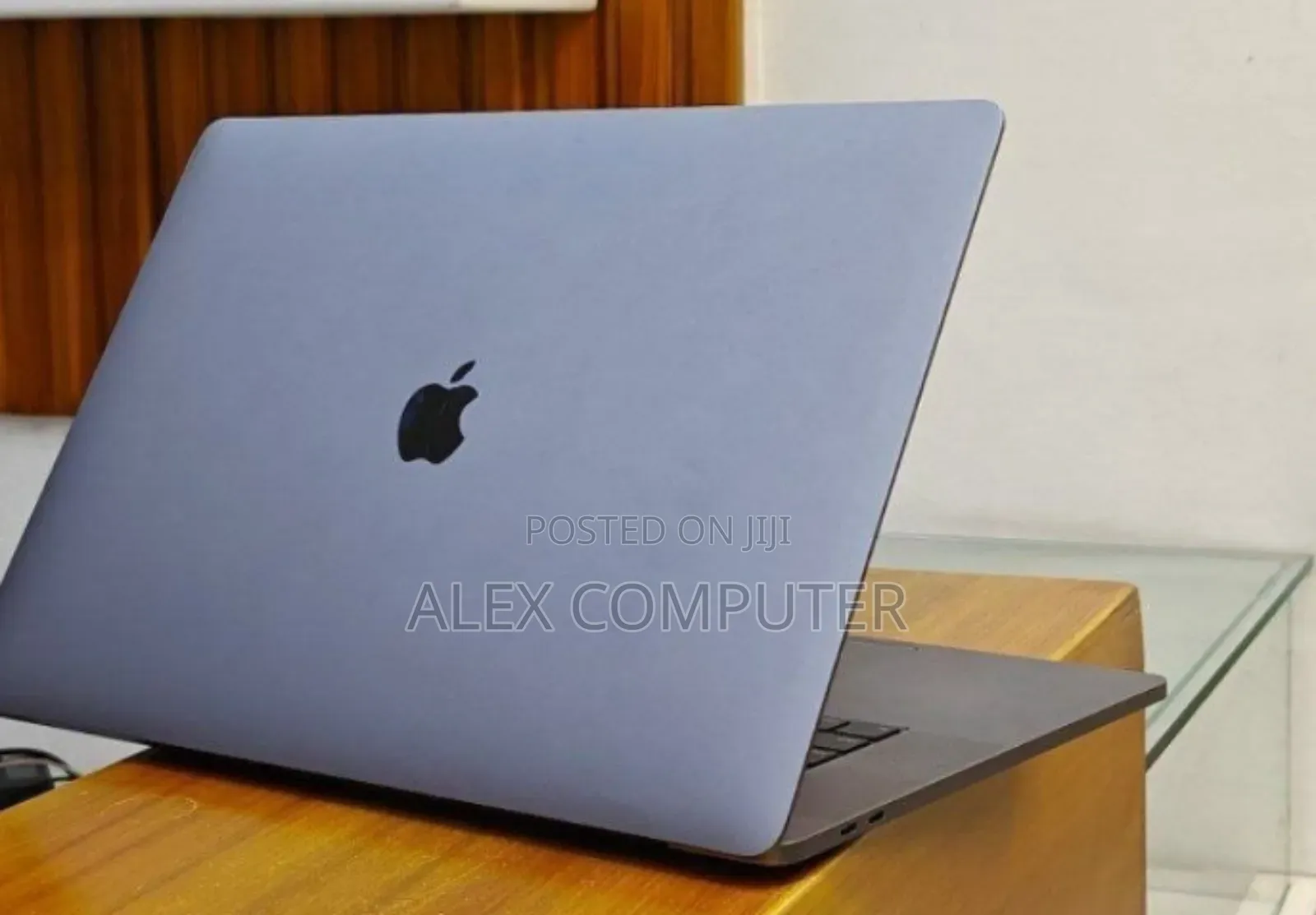 New Laptop Apple MacBook Pro 2018 32GB Intel Core i9 SSD 2T