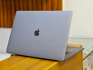 New Laptop Apple MacBook Pro 2018 32GB Intel Core i9 SSD 2T