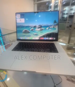 New Laptop Apple MacBook Pro 32GB Apple M1 Max SSD 1T