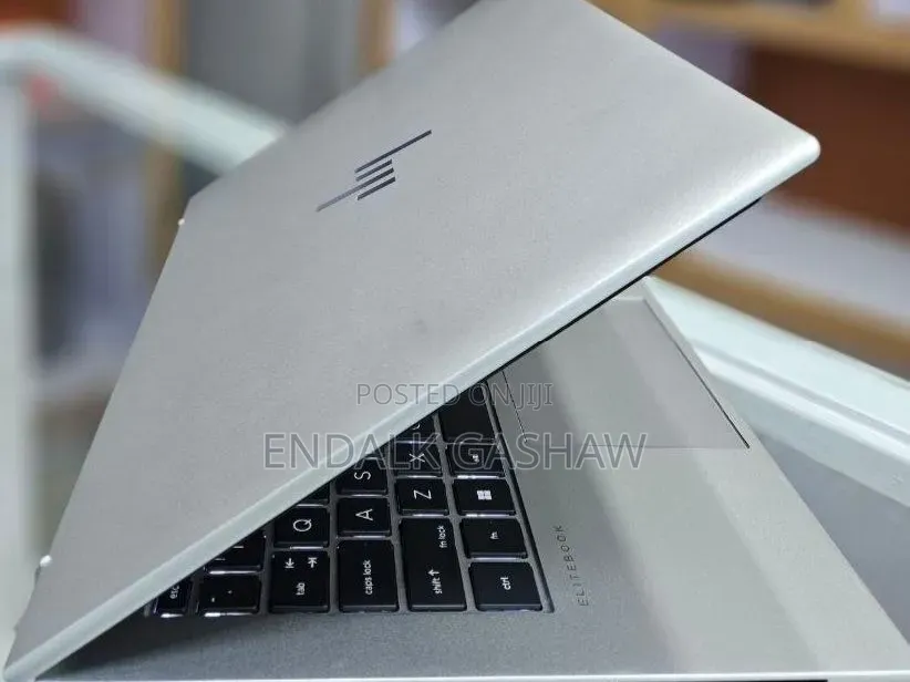 New Laptop HP EliteBook 840 G10 16GB Intel Core i5 SSD 512GB