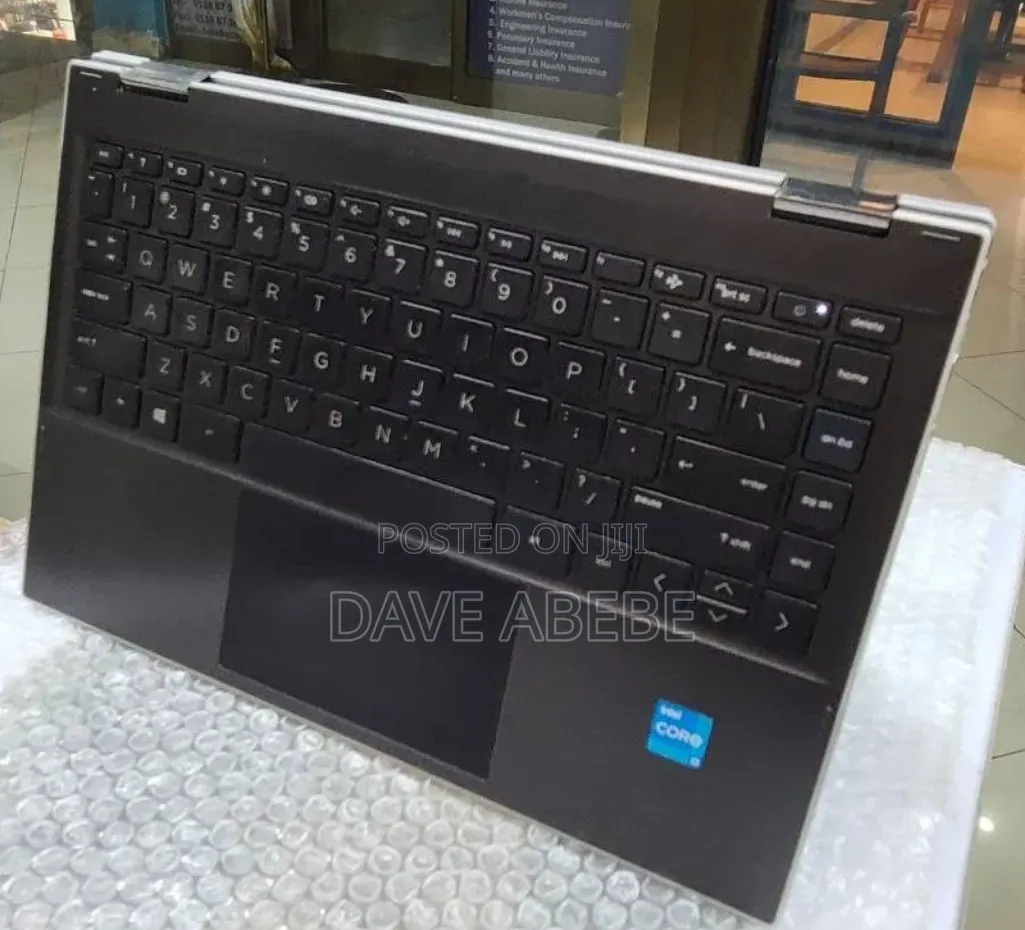 New Laptop HP Pavilion X360 8GB Intel Core i3 SSD 128GB