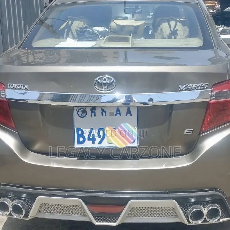 Toyota Yaris 2016 Brown