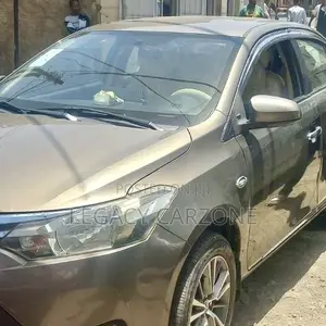 Toyota Yaris 2016 Brown