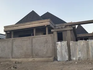 7bdrm Villa in Villa, East Shewa for sale