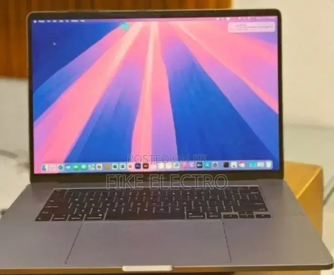 Laptop Apple MacBook Pro 2018 32GB Intel Core i9 SSD 2T