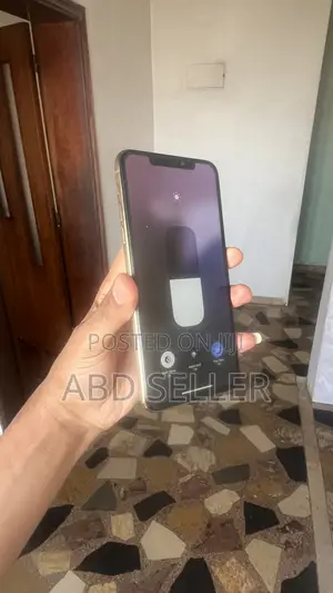 Apple iPhone 11 Pro Max 64 GB Gold
