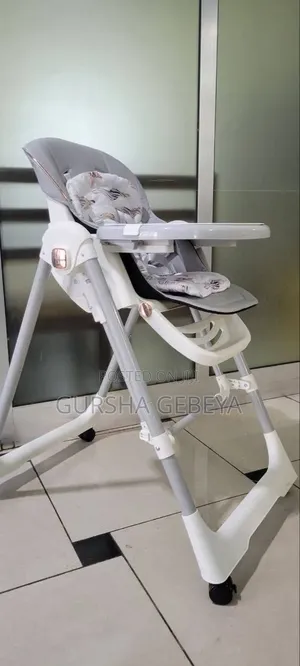 【5-in-1 High Chair Multifunction】 ከመመገቢያነት በተጨማሪ ዥዋዥዌ የሚሆን