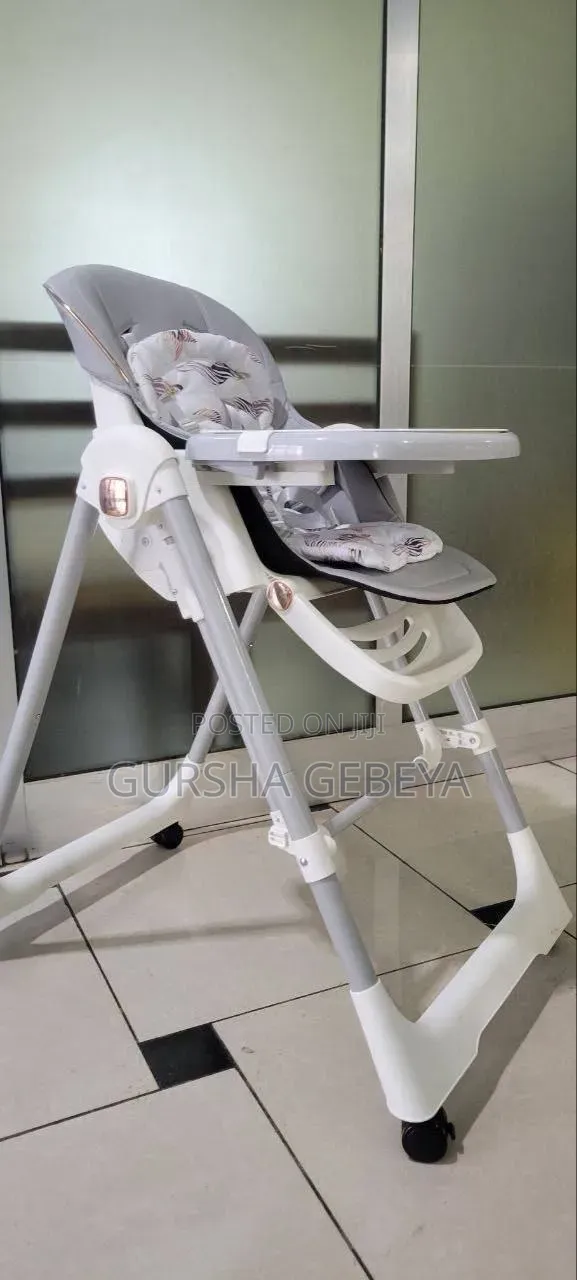 【5-in-1 High Chair Multifunction】 ከመመገቢያነት በተጨማሪ ዥዋዥዌ የሚሆን