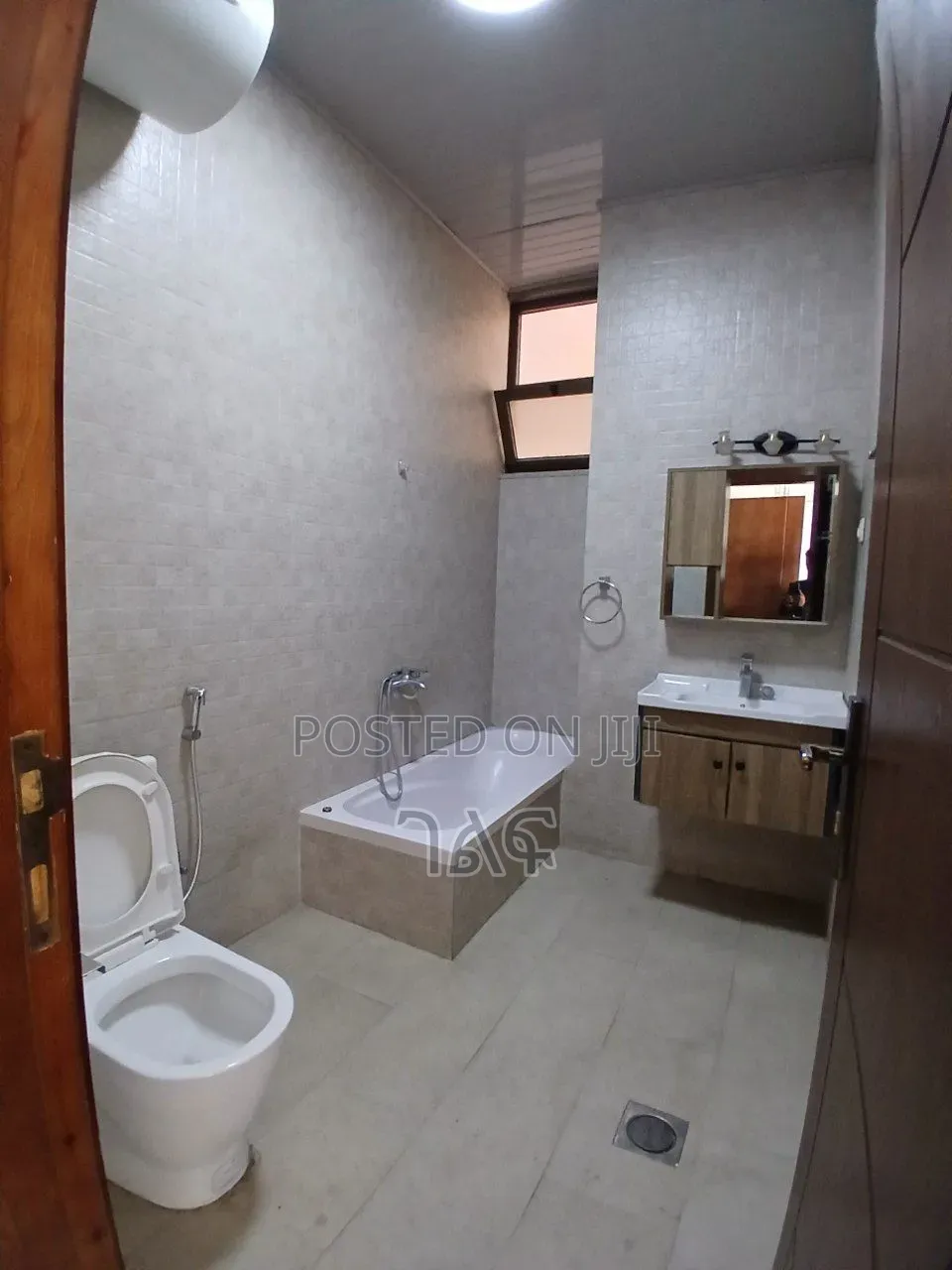 7bdrm House in 204 ካሬ G+2 አያት ሲሜክስ, Bole for sale