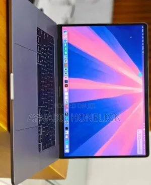 New Laptop Apple MacBook 2018 32GB Intel Core i9 SSD 2T