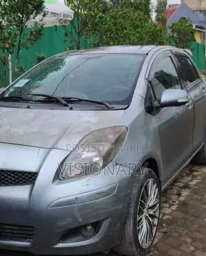 Toyota Yaris 2008 Gray