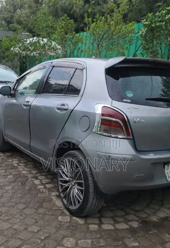 Toyota Yaris 2008 Gray