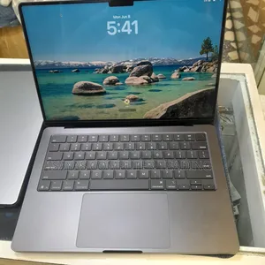 New Laptop Apple MacBook Pro 2024 M3 8GB Apple M3 Pro SSD 512GB