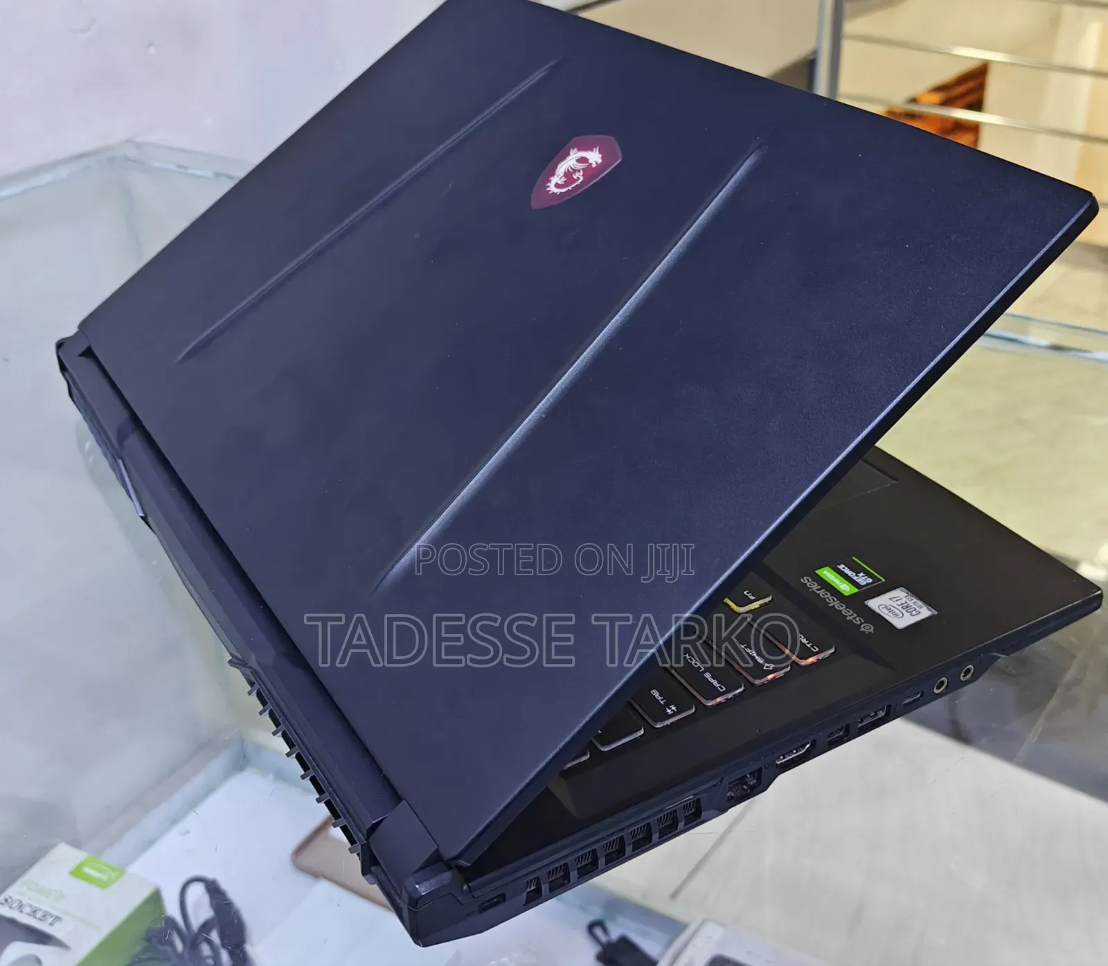 New Laptop MSI GP75 Leopard 16GB Intel Core i7 SSD 512GB