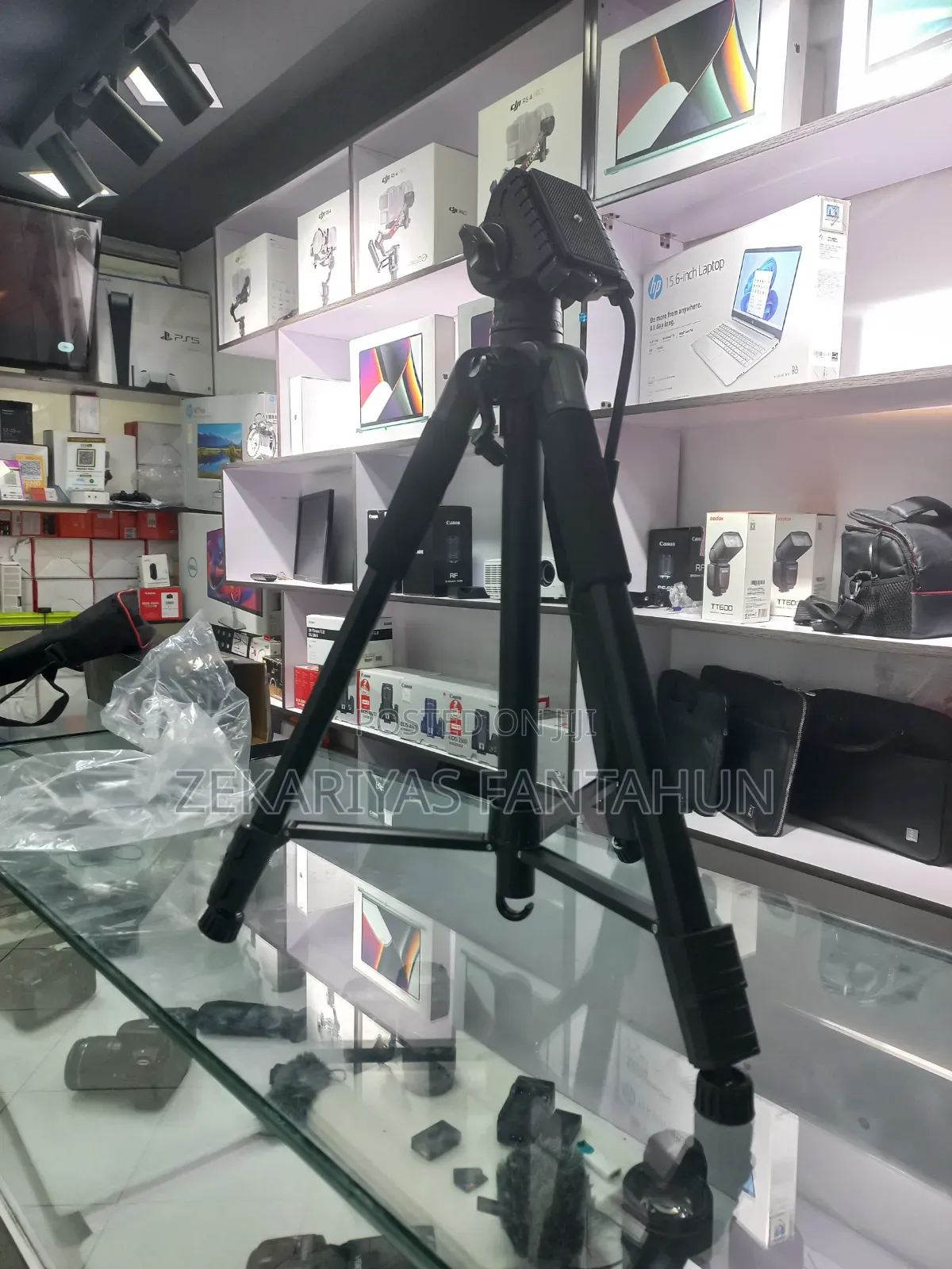 Tripod Brad New