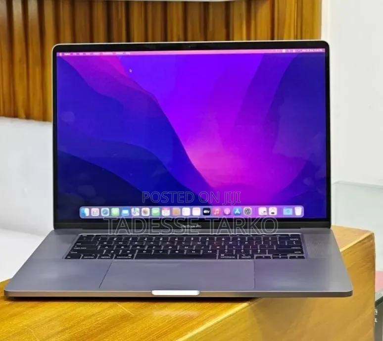 New Laptop Apple MacBook Pro 2018 32GB Intel Core i9 SSD 2T