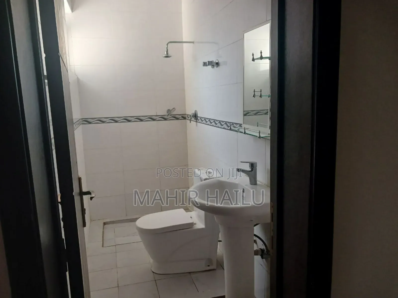 4bdrm Apartment in Real, Bole for rent