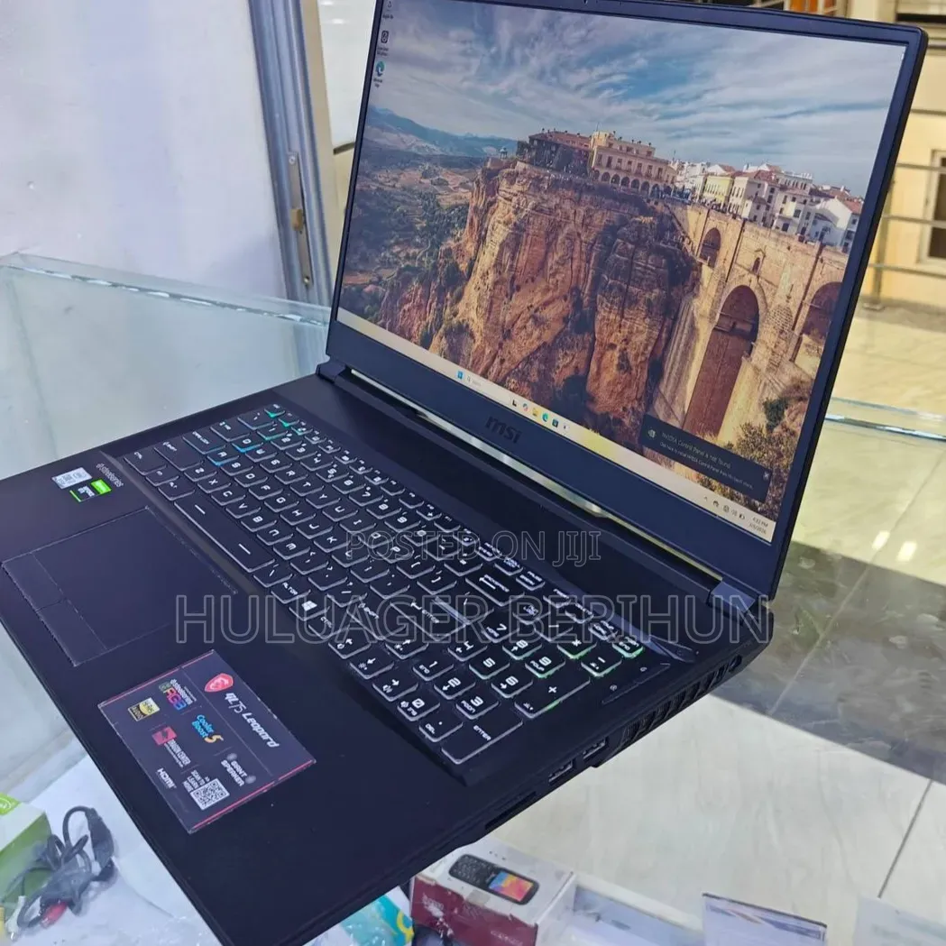 New Laptop MSI GP75 Leopard 16GB Intel Core i7 SSD 512GB