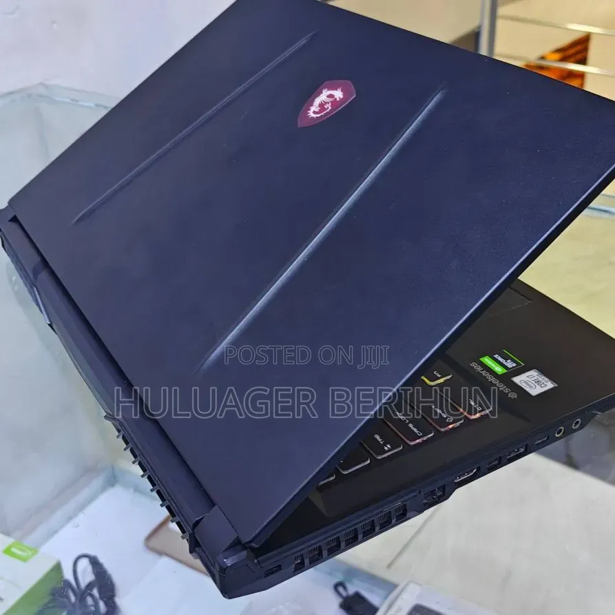 New Laptop MSI GP75 Leopard 16GB Intel Core i7 SSD 512GB