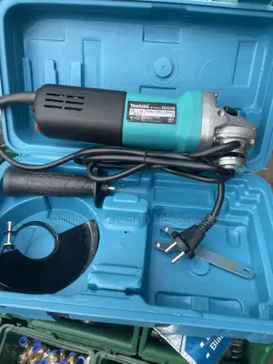 Makita Small Angle Grinder 840 W