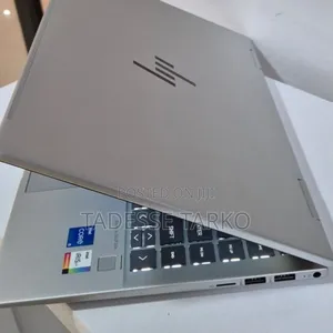 New Laptop HP Envy X360 8GB Intel Core i5 SSD 512GB