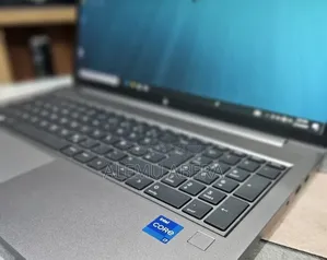 New Laptop HP ZBook Firefly G8 32GB Intel Core i7 SSD 512GB
