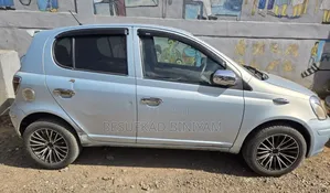 Toyota Vitz 1.0 FWD 5dr 2004 Blue