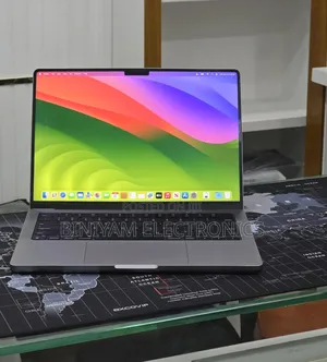 New Laptop Apple MacBook Pro 2023 M3 8GB Apple M3 SSD 512GB